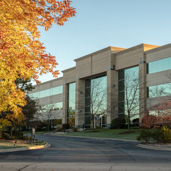 Front entrance of the Riverwood Corporate Center III managed by Zeller in Pewaukee, WI.